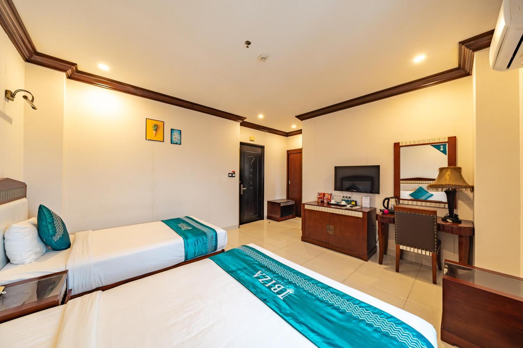 Hotel Ibiza Riverfront Powered By Aston 4*