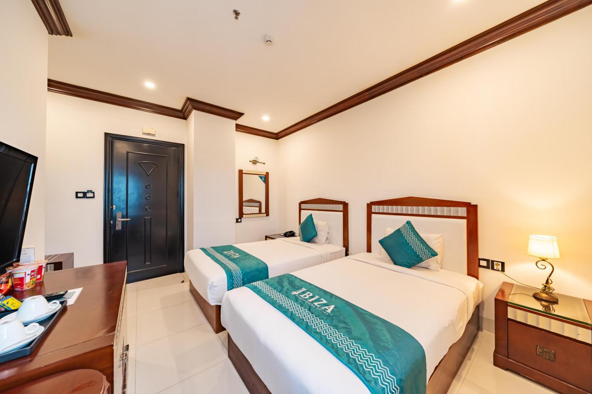 Hotel Ibiza Riverfront Powered By Aston Da Nang